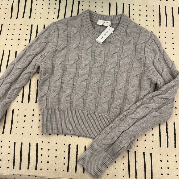 Sweater - Picture 1 of 3